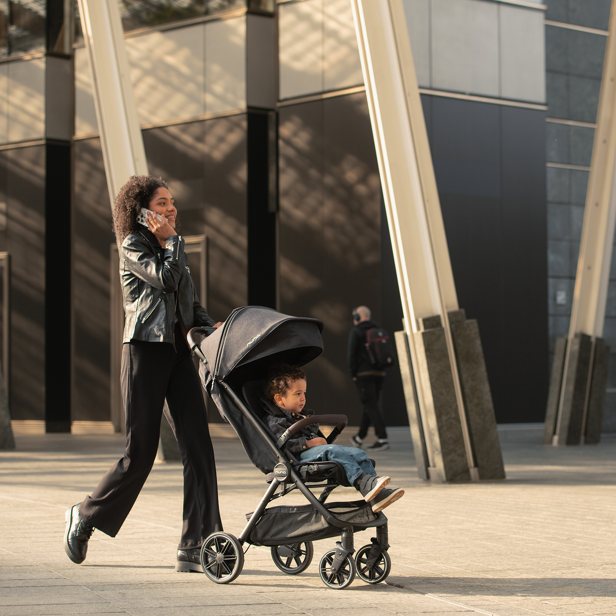 nuna TRVL lx Caviar