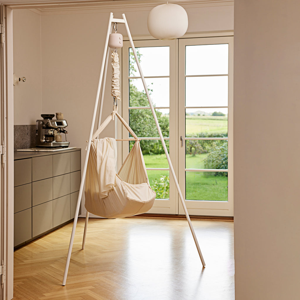 MEMBANTU Set Federwiege Premium mit Ständer und Motor Natur