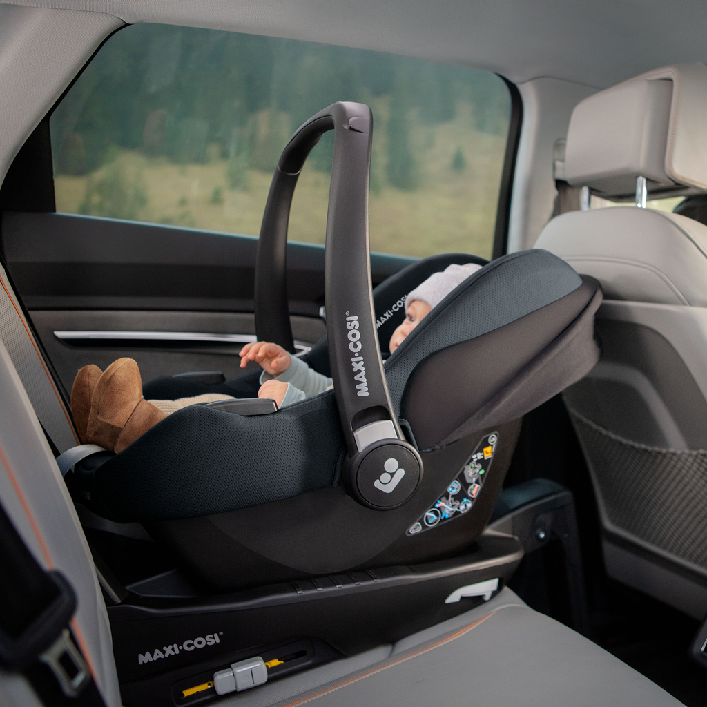 MAXI-COSI Set CabrioFix i-Size Essential