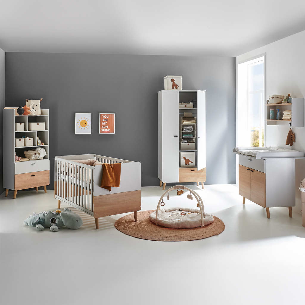 Arthur Berndt 3-teiliges Babyzimmer Lovis mit Kommodenfüßen 85 cm für die schmale Wickelkommode