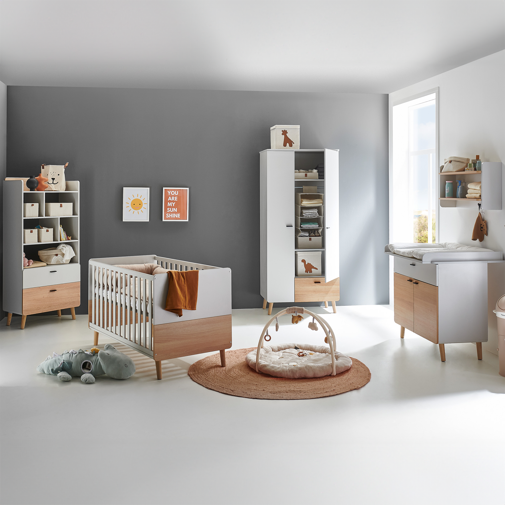 Arthur Berndt 3-teiliges Babyzimmer-Set Lovis mit Kommodenfüßen 88 cm für die schmale Wickelkommode