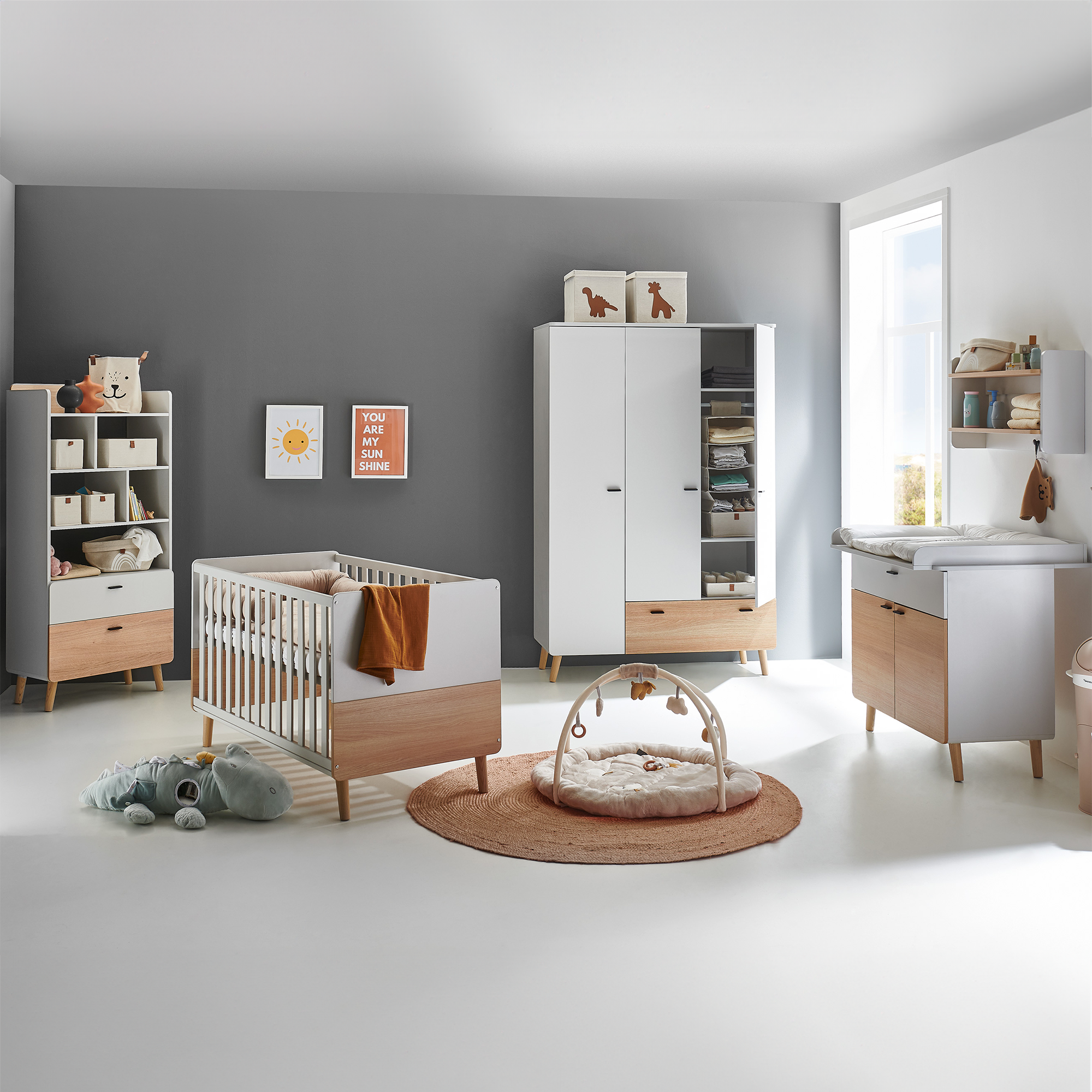 Arthur Berndt 3-teiliges Babyzimmer Lovis mit Kommodenfüßen 92 cm für die schmale Wickelkommode